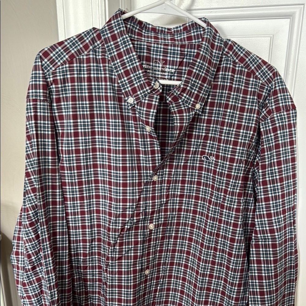 Vineyard Vines Red and White Casual Button Down Shirt
